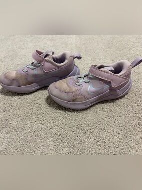 Nike Kids Light Purple and Mint Velcro Sneakers